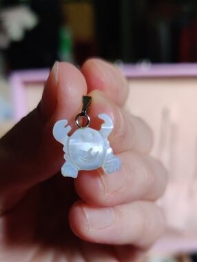 Mother of Pearl Hand Carved Crab Charm Pendant - White